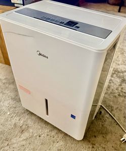 Midea 22-Pint EasyDry Dehumidifier- Southern Highlands Area Vegas