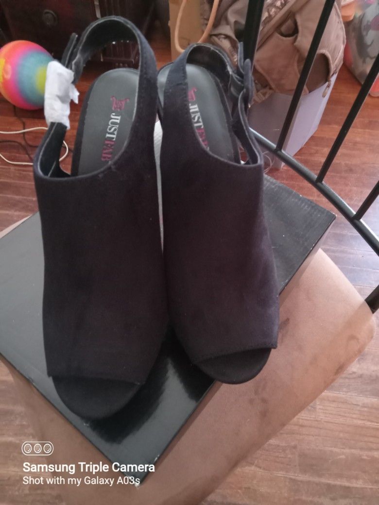 Women Size 8.5/39