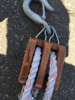 Block & Tackle rigging pulley hoist