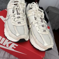 Woman’s Nike Zoom Vomero 5 