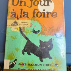 Un Jour a La Foire Vintage Hardcover 
By Jane Harmon Hein