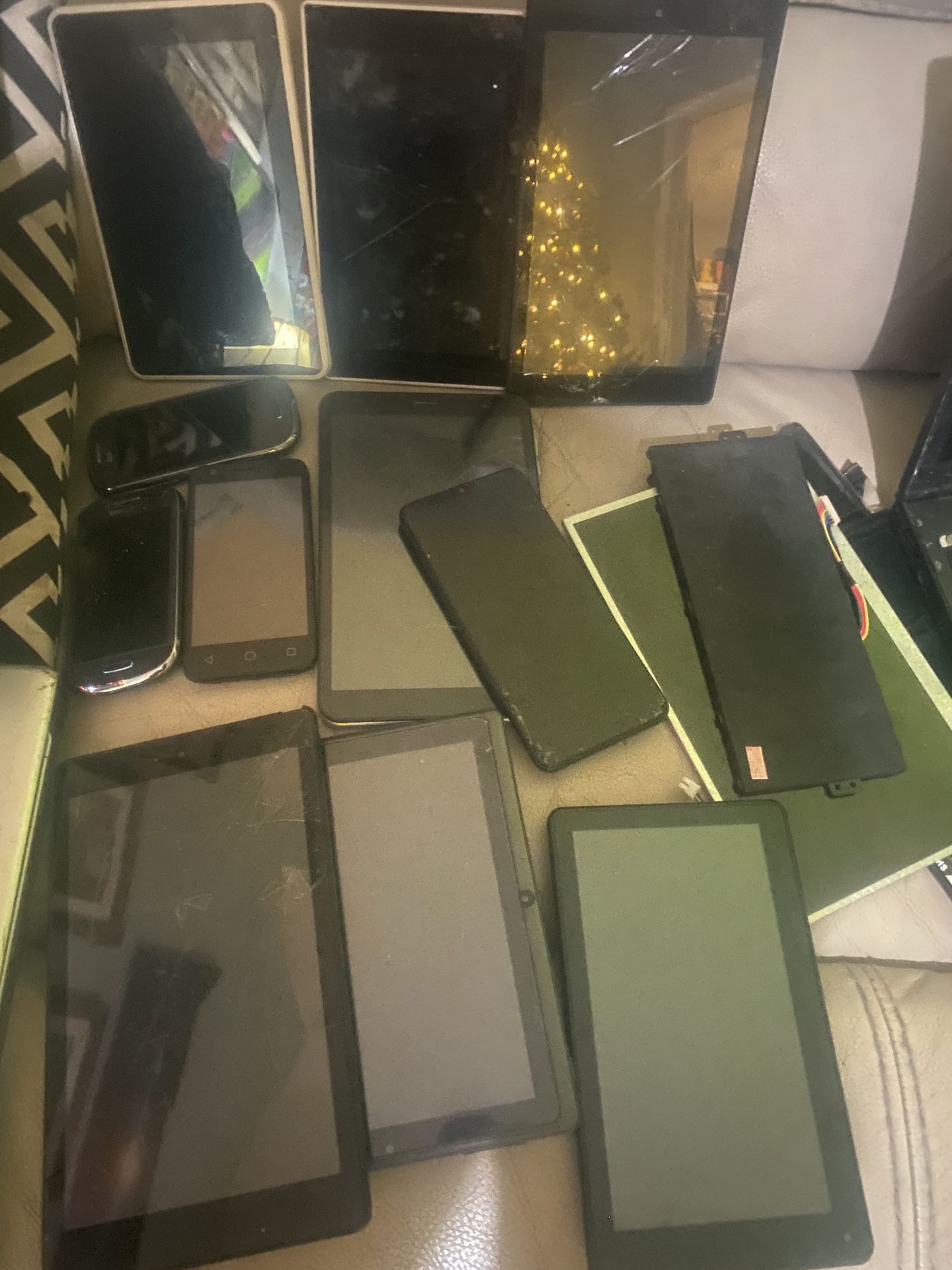 Lot Of Laptops Tablets And Cell Phones Mostly For Parts