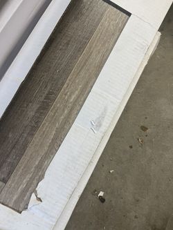 Click In Vinyl Flooring -in Boxes !