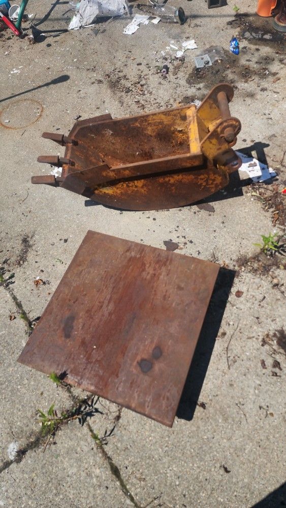 Tractor Bucket And Press Plate