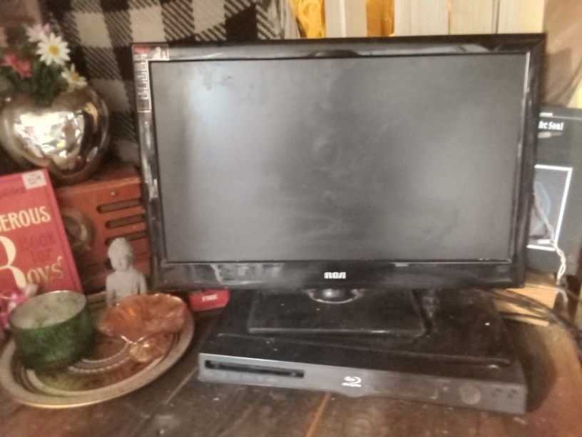 RCA TV