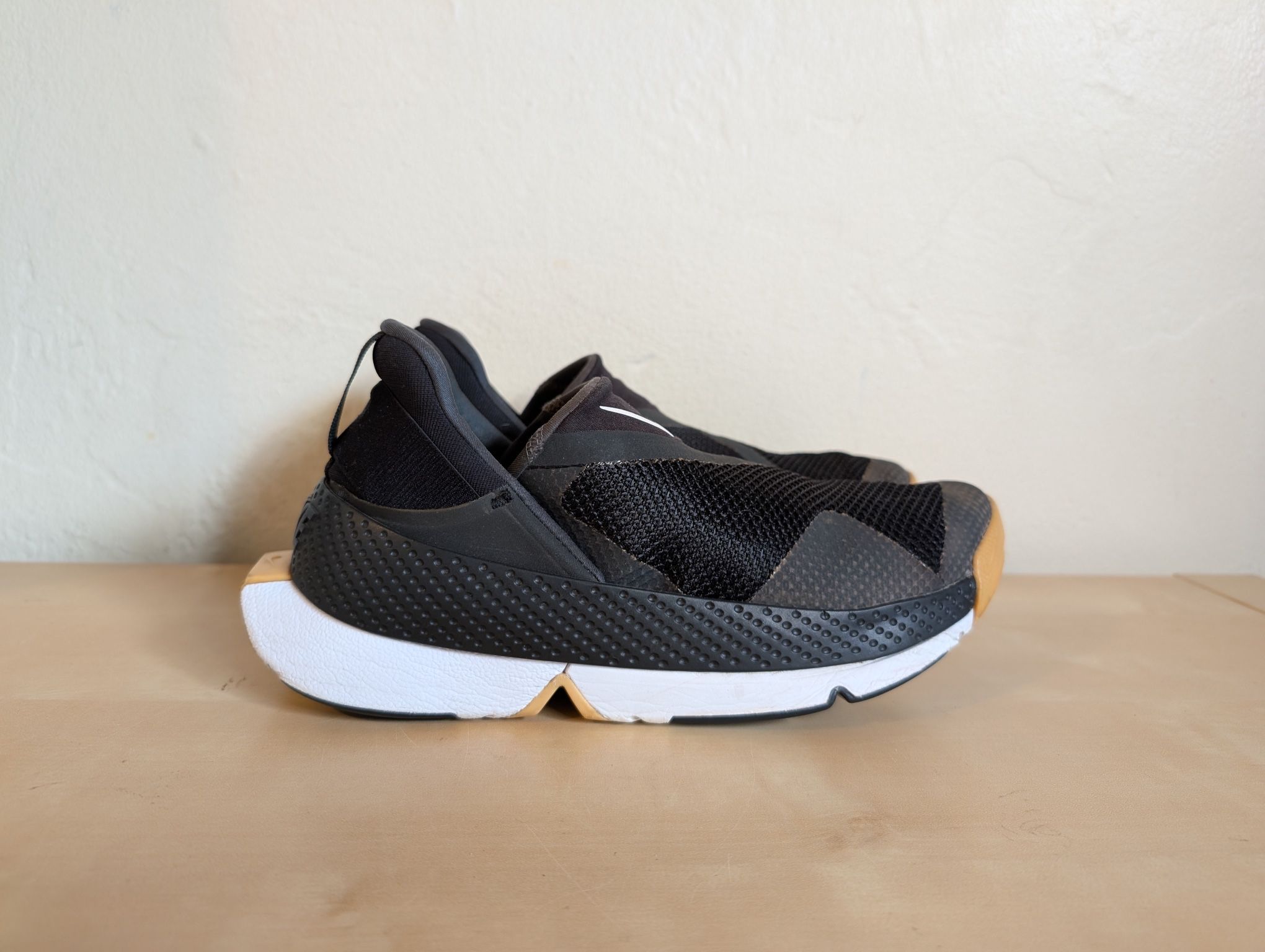 Nike Go FlyEase Black Gum Slip On Sneakers DR5540-001 Women's Size 8.5