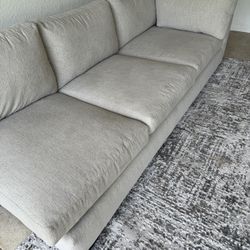 LIKE NEW GREY FULL SIZED COUCH