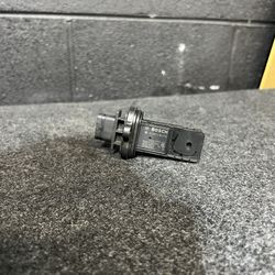 BMW (contact info removed)-02 MAF MASS AIR FLOW SENSOR BMW 650I 750I 550