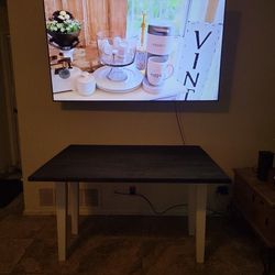 FARMHOUSE FOLDABLE TABLE🍎🔴🍓 ENTRY TABLE/ BREAKFAST TABLE OR STAND TV, 🍓🔴🍎  Use As You Like It !!!!!Solid And Heavy Wood, NO HOLDS