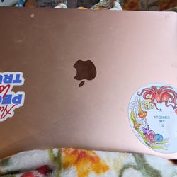 MacBook Air Rosegold In Excellent Condition 