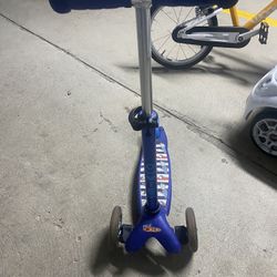 Used Micro Kickboard Scooter Mini With Knee Pad Set
