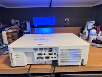 5000 Lumens Hitachi hdmi projector
