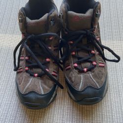 Men Brown Ozark Trail Hiking Boots Slip Resistant Size 7.5