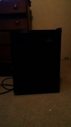 ABSOCOLD MINI FRIDGE