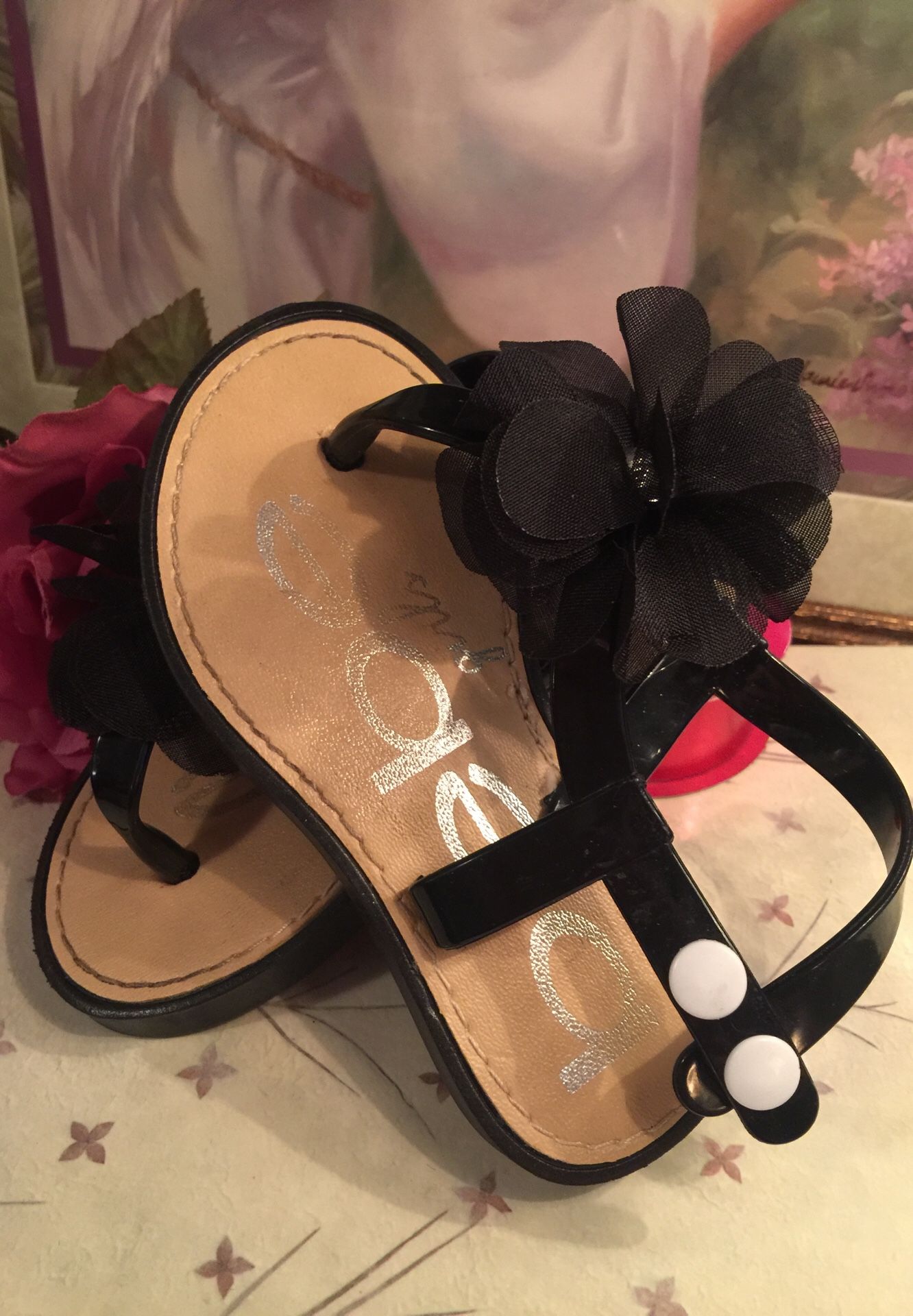 Designer little girls dress sandals plastic slip on with ankle strap black & white sweet frilly cloth flower euc pristine. Non skid sz7