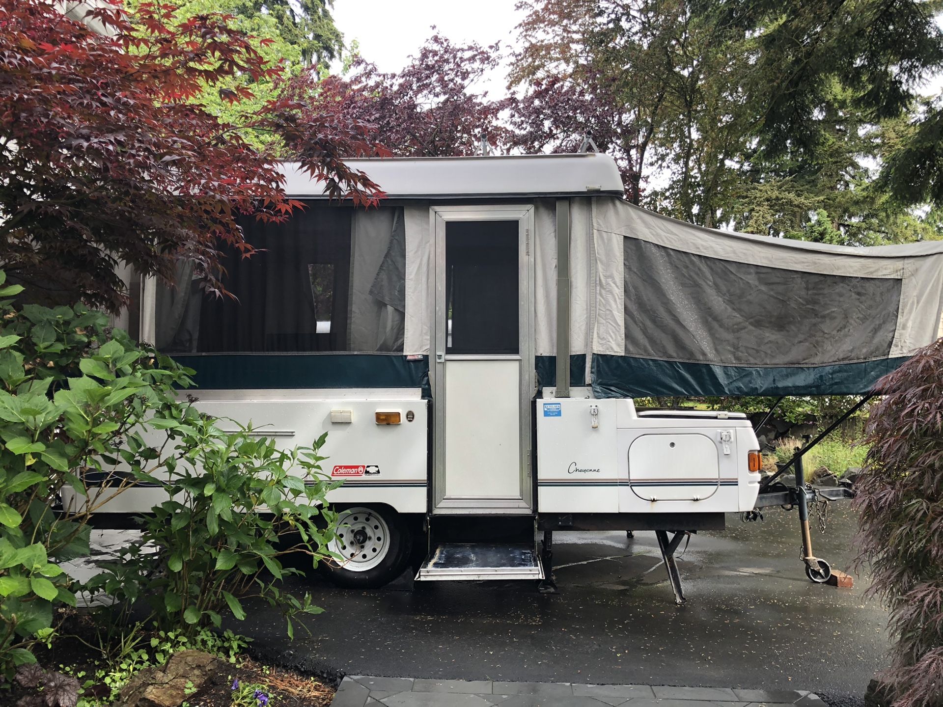 2000 Coleman Cheyenne tent trailer pop up camper