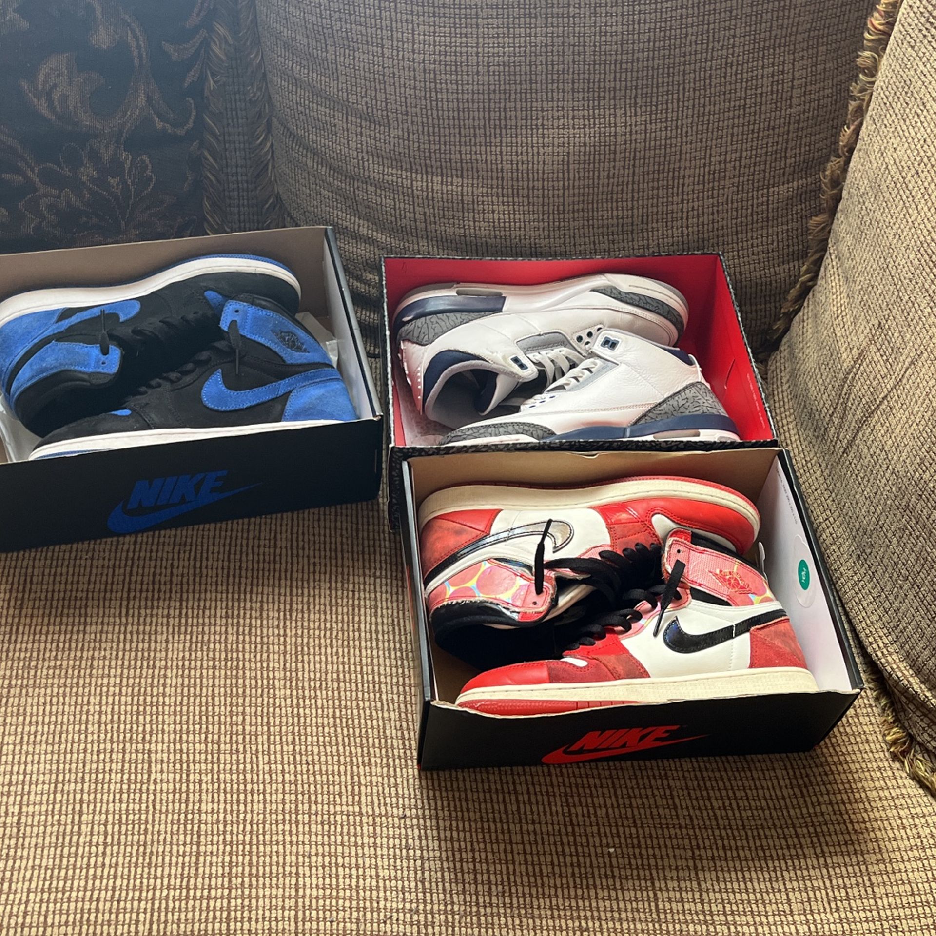 jordan 1 royal blue jordan 1 University Red jordan 3 midnight navy