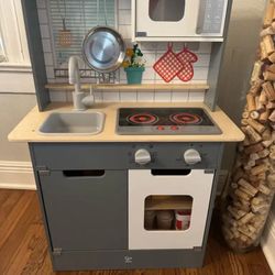 Kids Play Stove W/ Accessories 