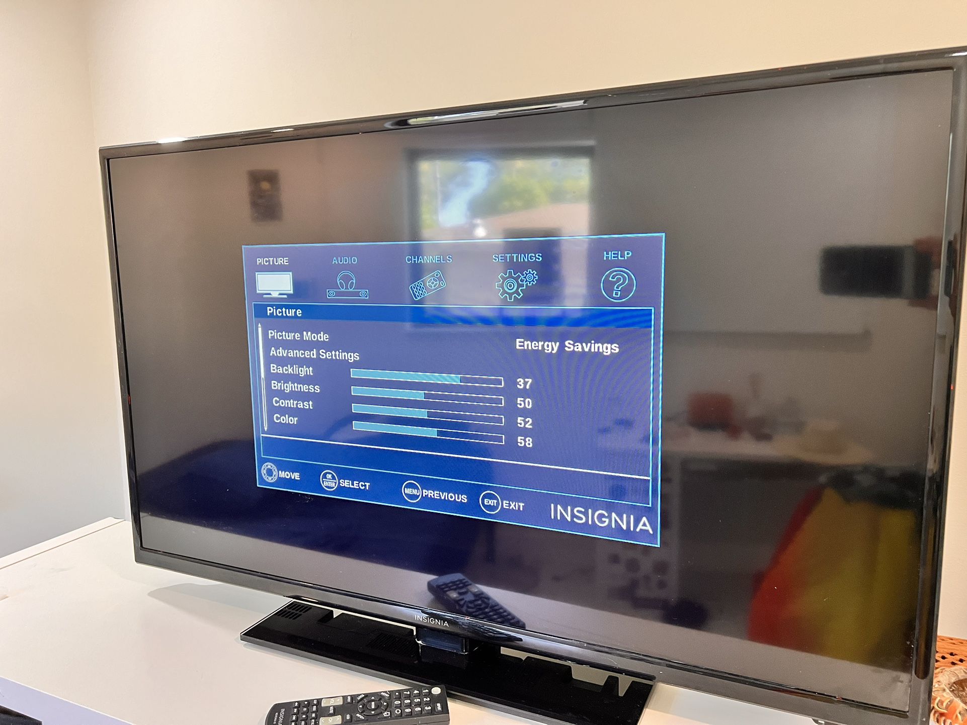 Insignia 40-inch LCD HDTV + Chromecast