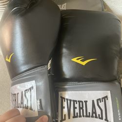 Boxing Gloves !!!!!!!!!!!!!!!!!