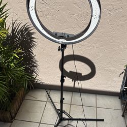 Ivisii 19” Studio Light 