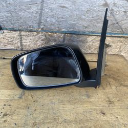 2005,2006,2007,2008,2009,2010,2011,2012 Nissan Pathfinder Driver Side Mirror