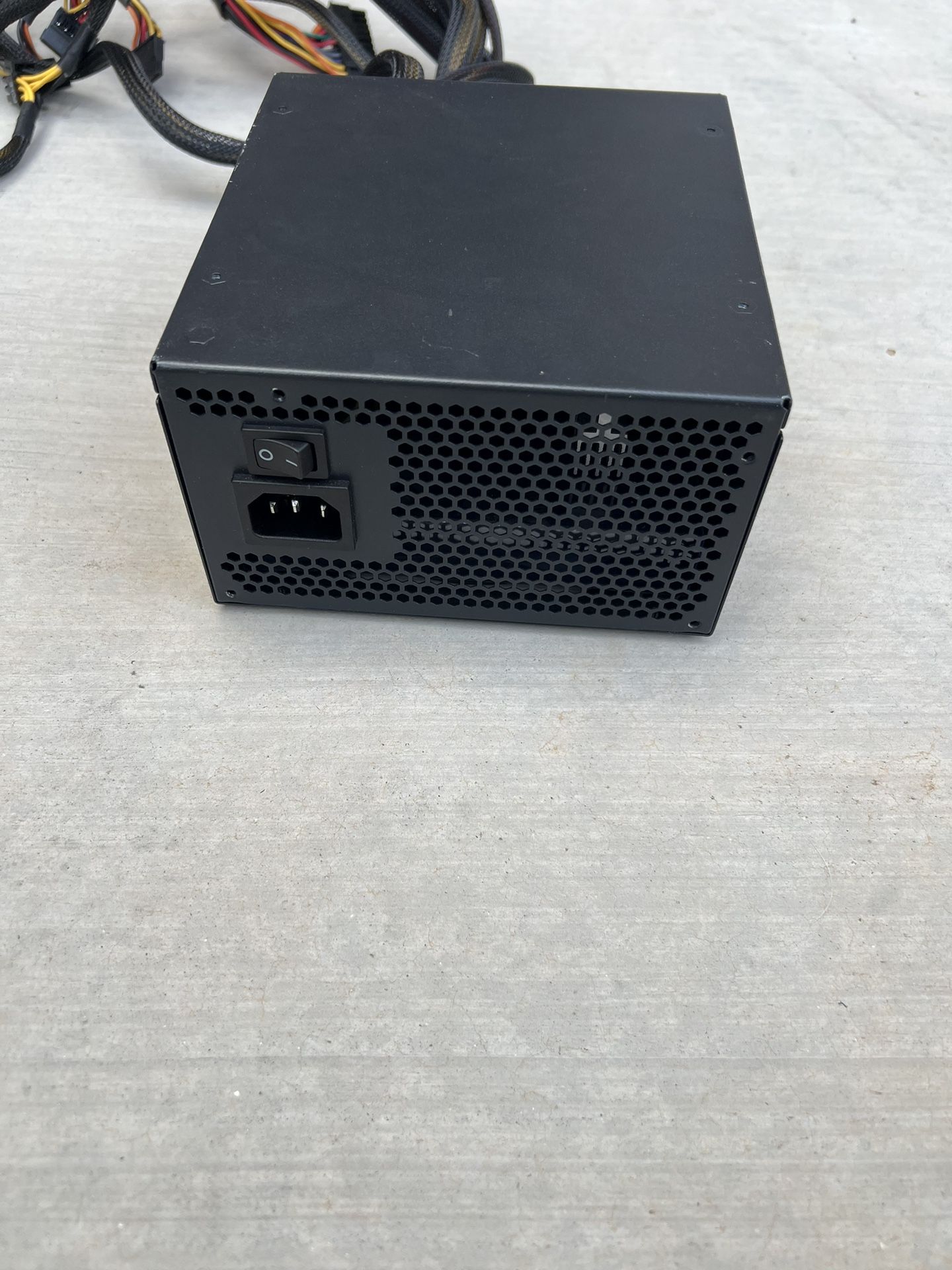 Apevia 800 Watt Gold Power Supply