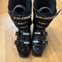 Youth Ski Boots - Size 24.5 (street shoe 6.5)