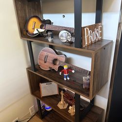 MCM Shelves
