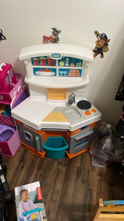 Little Tikes Play Kitchen