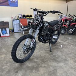 APOLLO RFZ 36 250CC DIRT BIKE 4 STROKE OFF ROAD 