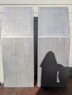 H4189 ULINE Aluminum Wheel Riser Ramps
