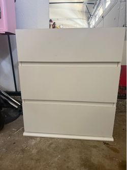 Dressers/nightstand