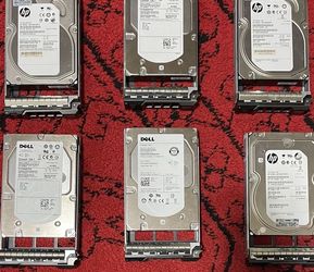 LOT Of 2.5 And 3.5 Inch Sas Hard Disk Lot Of Mix Drive With Caddys .