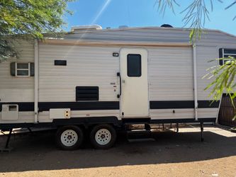 Traila en venta año 2000 en muy buenas condiciones con minisplit incluido