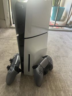 PS5 1TB physical + 2 controllers playstation 5 disc