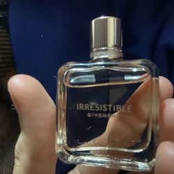 Givenchy Irresistible For Women Eau de Parfum Mini Bottle 8ml dabber