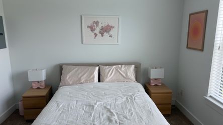 Full Bedroom Set - Bed, Mattress, Nightstands & Dresser/TV Stand