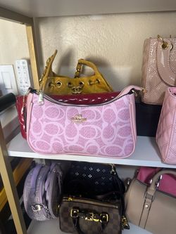 Purses 👛 coach pink 2 straps
