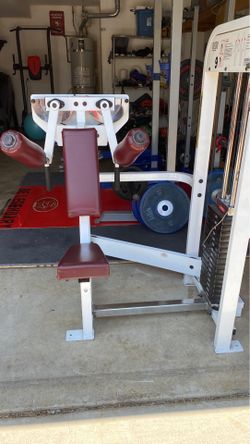 Deltoid machine