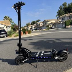 Dual-motor high-speed electric scooter