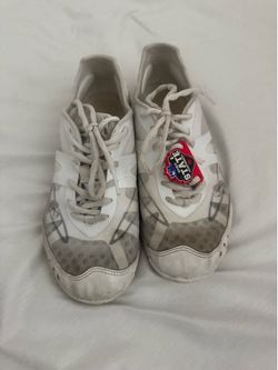 Size 8 cheer shoes
