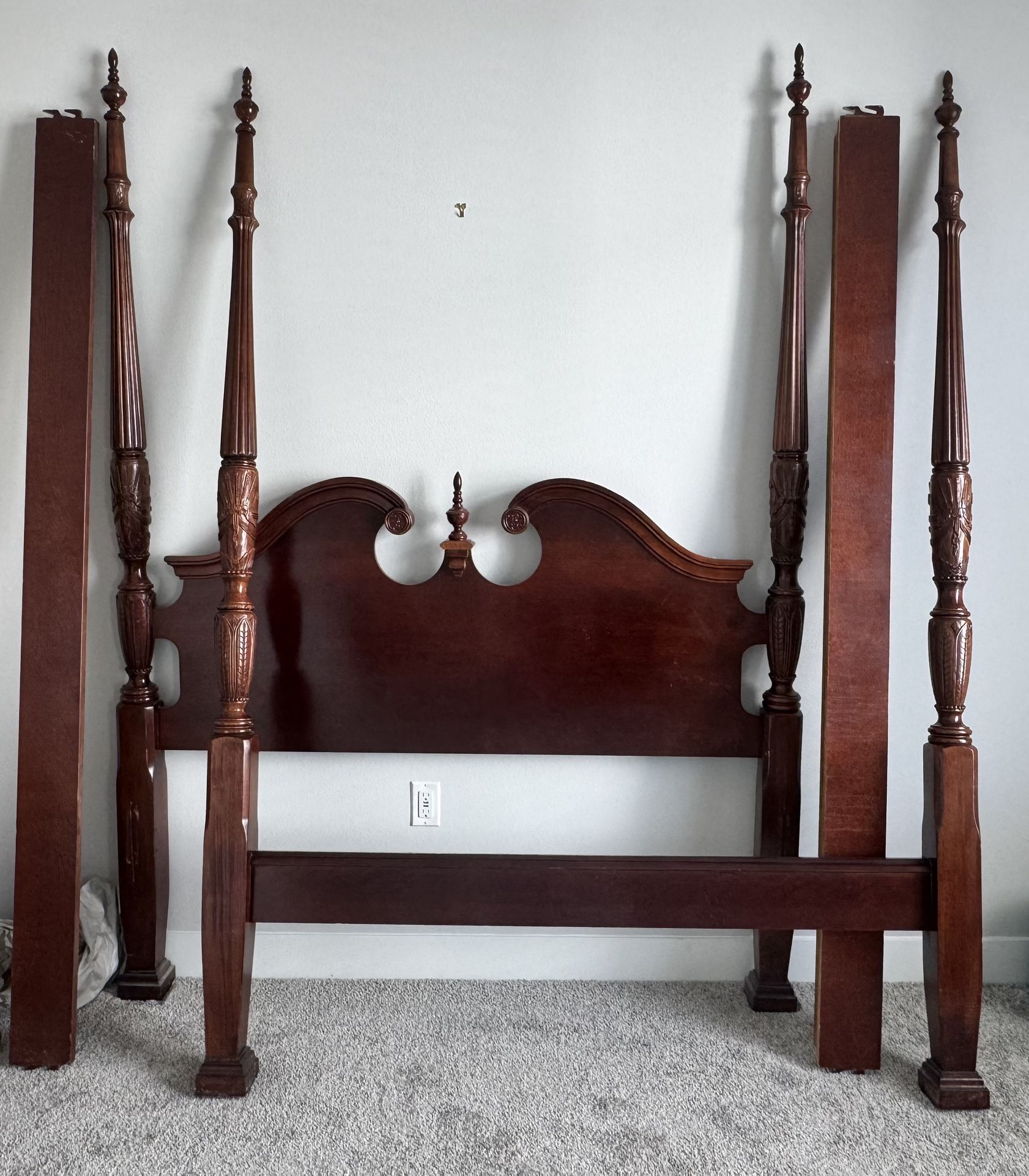 Solid wood 4 Post Queen Size Bed Frame