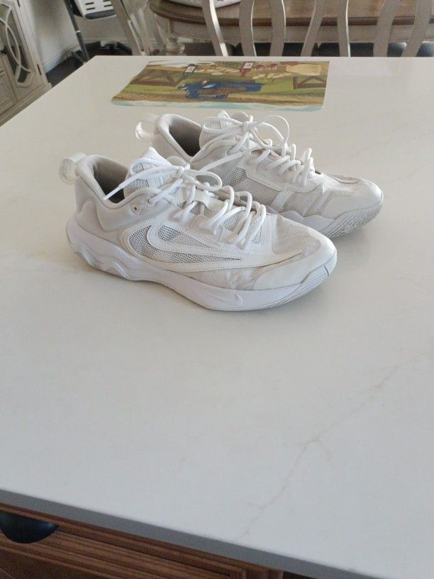 NIKE