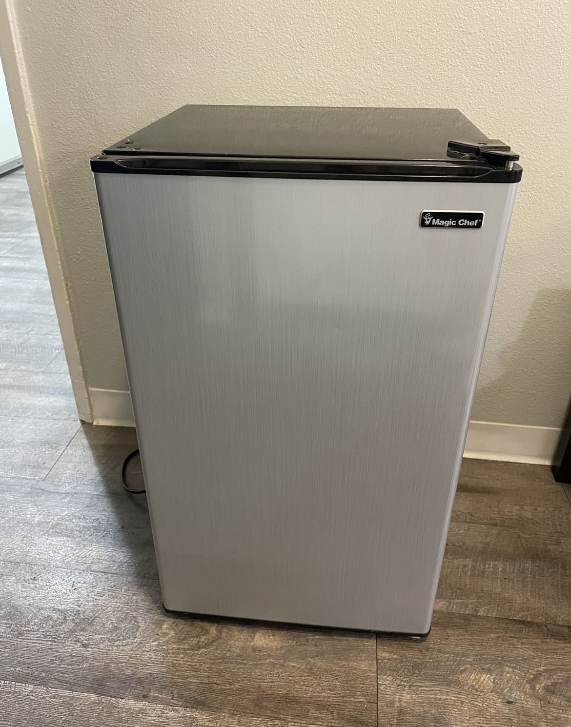Magic Chef Mini Fridge