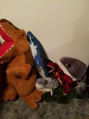 Photo 3' ft Trex, Shark and many other stuff animals