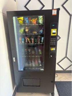 Refrigerated Combo Vending Machine — Snacks & Drinks — Card Reader Included