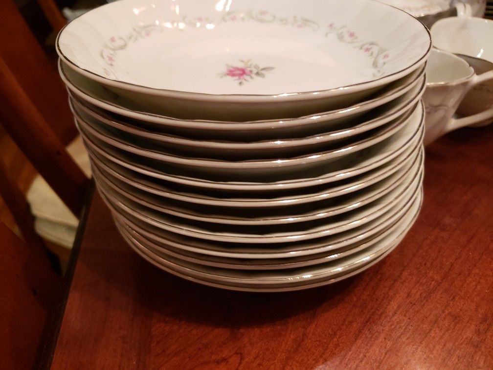 Royal Swirl Fine China Set for Sale in Tampa, FL OfferUp