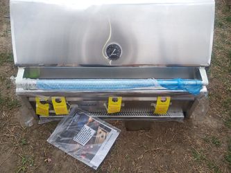 Brand New Lynkx Stainless Steel Gas Grill