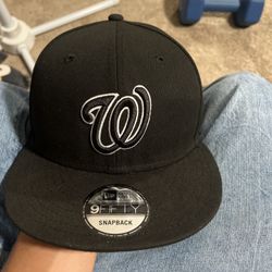 New Era Washington Nationals 9FIFTY Snapback Black/White Cap Hat – New w/Sticker Pick Up Today Need Gone ASAP 
